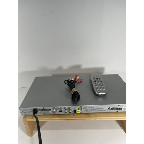 Philips DVP642/37 DivX-Certified Progressive Scan DVD Player Remote + Cables - Picture 9 of 9